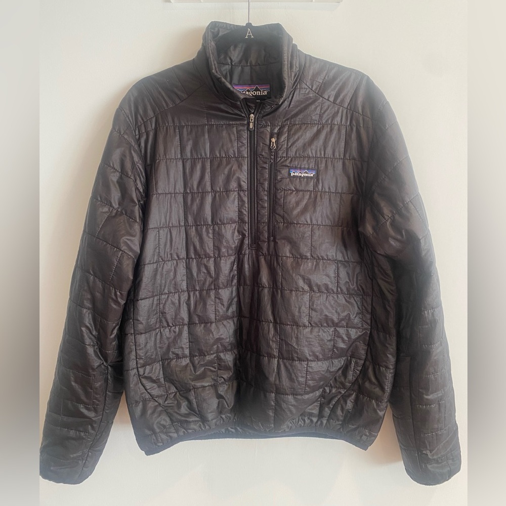 Patagonia- Unisex Half Zip, Size Small.  Color:  Black.